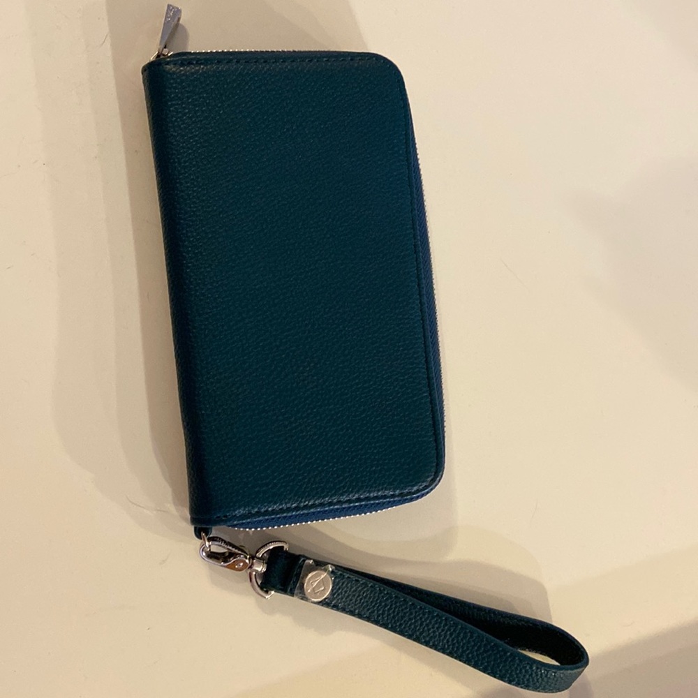 Thirty-One Benjamin wallet. New w/o tags